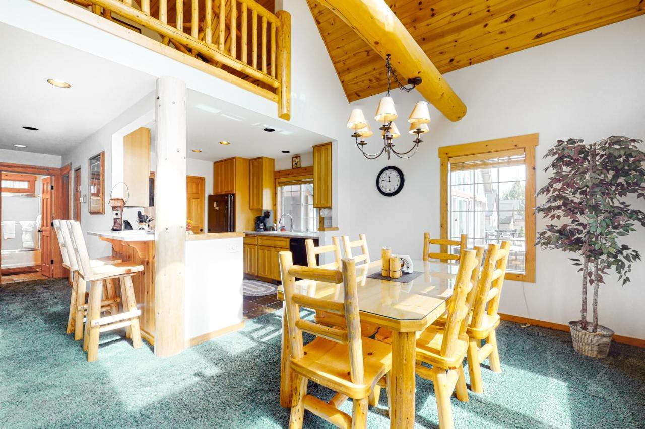 Cinnamon Teal Chalet เรดมอนด์ ภายนอก รูปภาพ