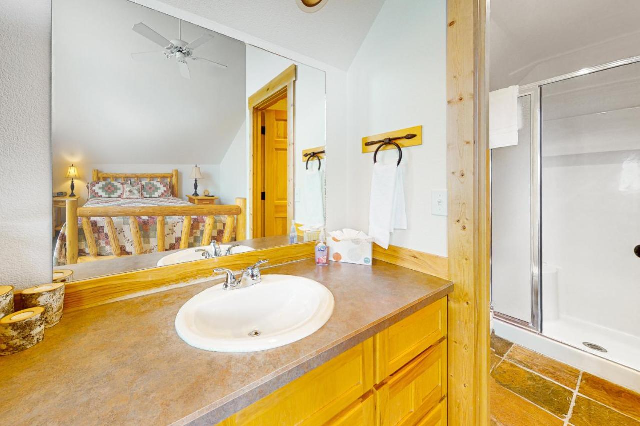 Cinnamon Teal Chalet เรดมอนด์ ภายนอก รูปภาพ