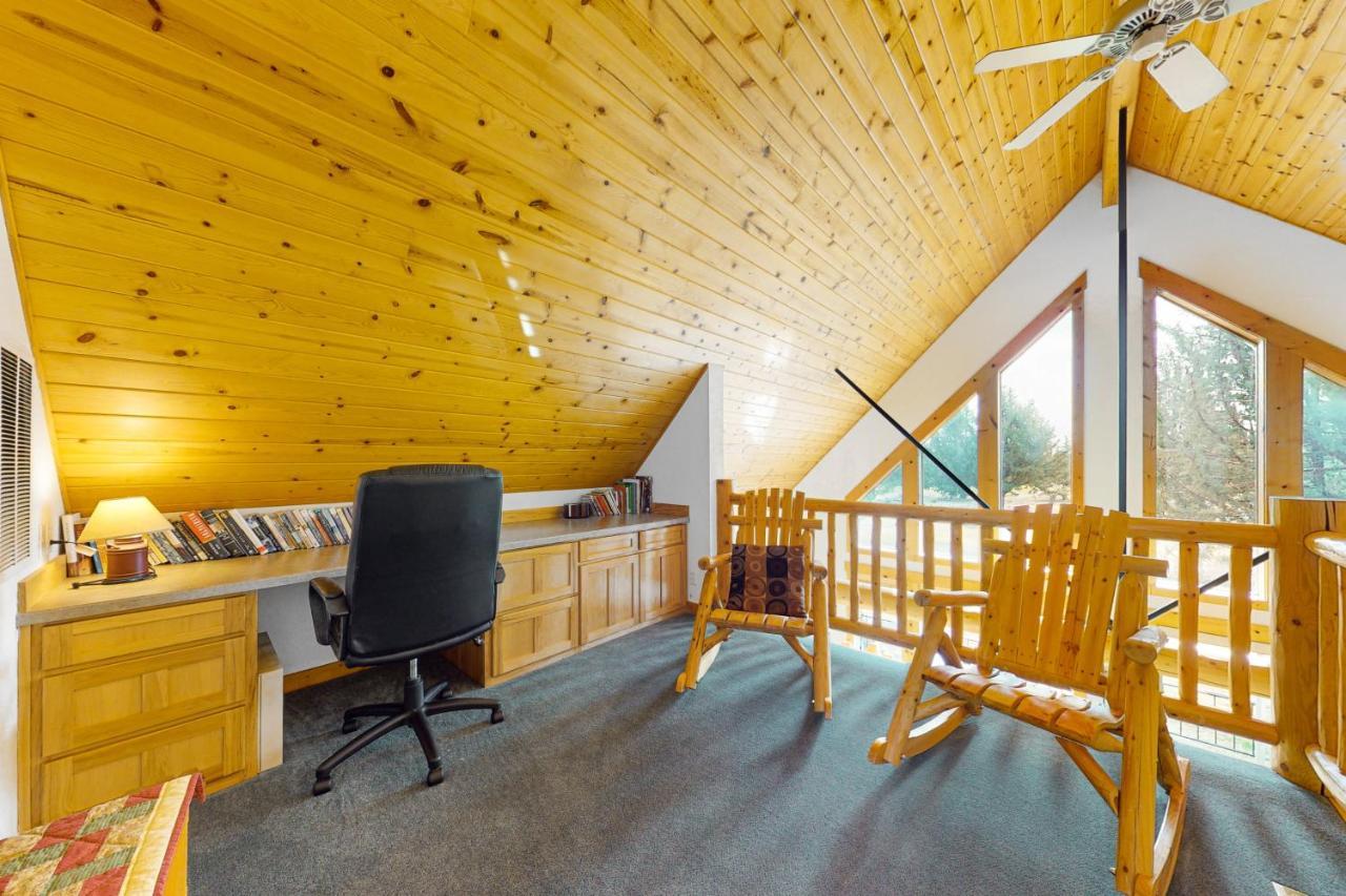Cinnamon Teal Chalet เรดมอนด์ ภายนอก รูปภาพ